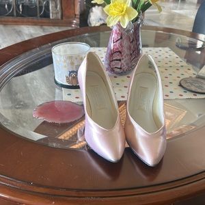 SHIMMERING PINK HEELS